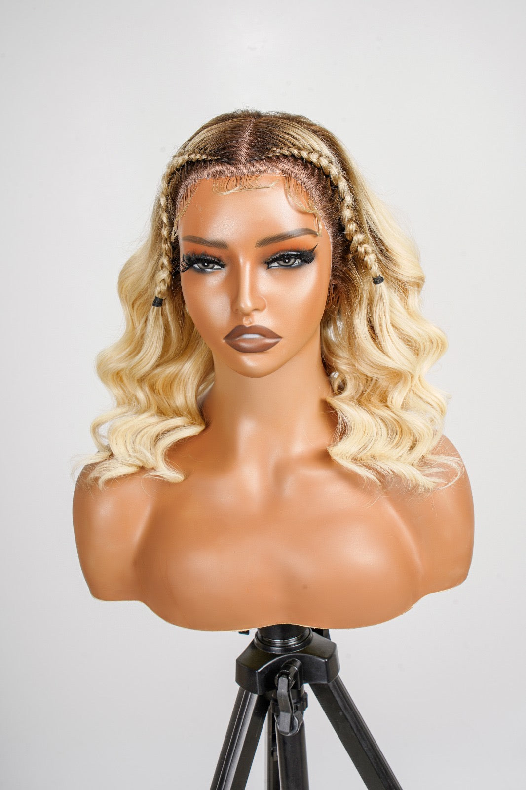 Serena Blond Loose Wave Short Lace Front Bob Wig